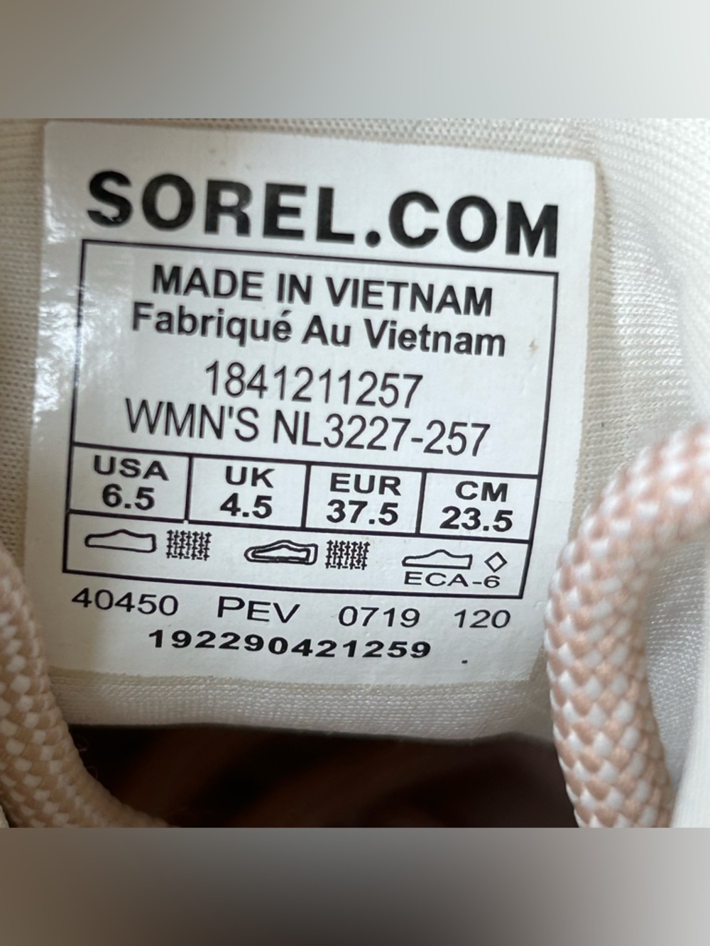 Like New Womens Sorel Shoes - Picture 7 of 7